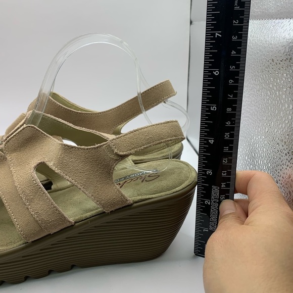 Skechers Memory Foam Slingback Platform Wedge Beige Suede Sandals Women's Sz10 - Picture 2 of 8
